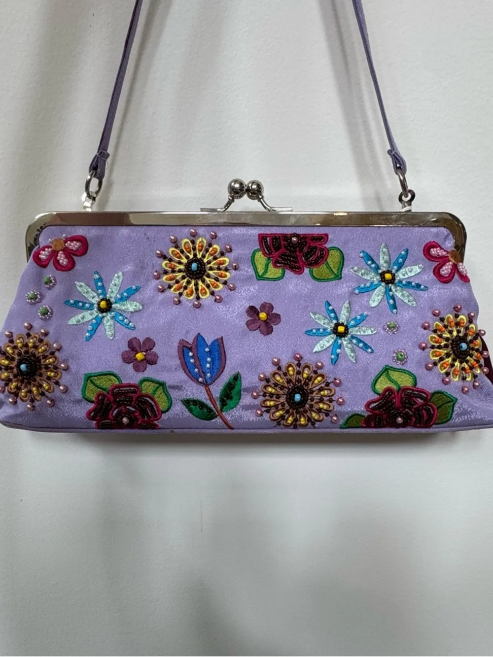 🌺Vintage Floral Embroidered Lavender Clutch